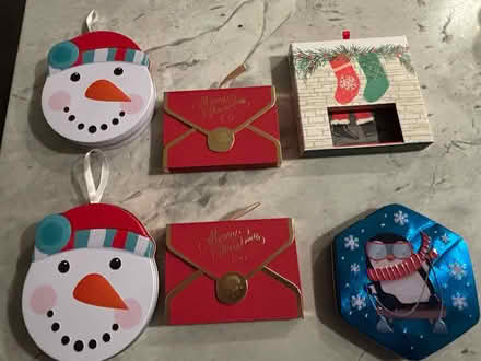 Photo of free 6 Amazon Xmas Giftcard Holders (Kingstowne/Beullah St area) #1