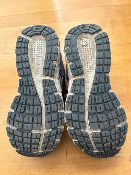 Photo of free NEW BALANCE 430 trail running 7.5 D (San Carlos-El Camino near Hull) #3