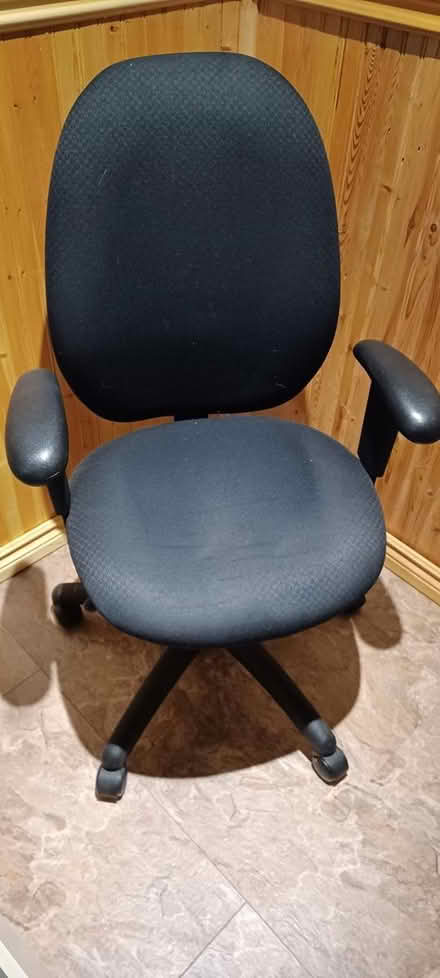 Photo of free office chair (Nepean) #1