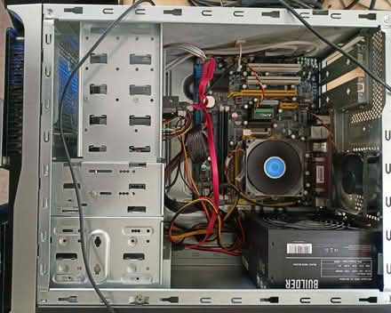 Photo of free Desktop computer, with monitor and keyboard (Chesham HP5) #4