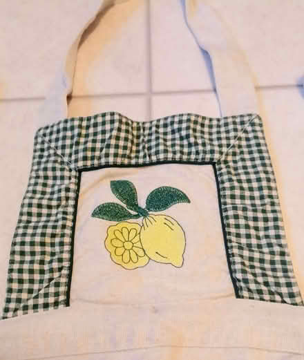 Photo of free Portuguese Kitchen Apron - Fruta Pao (Primrose LA1) #4