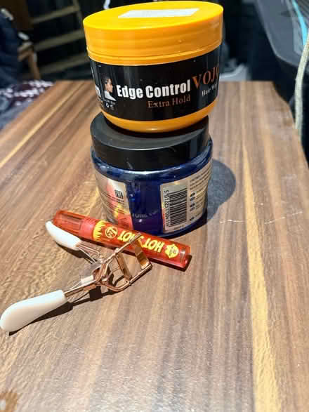 Photo of free Edge control & wet gel (Bradford BD1) #1