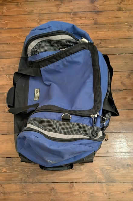 Photo of free Large Snow and Rock Ski Luggage (TW9) #1