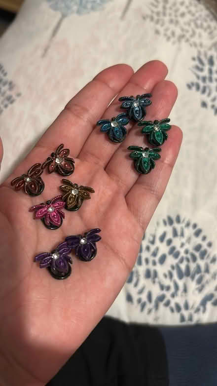Photo of free Hair clips (KT3 new malden) #1