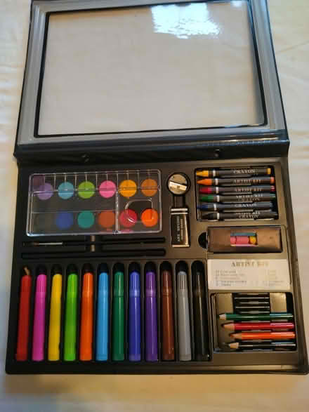 Photo of free Artist Kit (Hereford HR4) #1