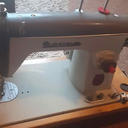 Photo of free Vintage electric sewing machine (Livingston EH54) #1