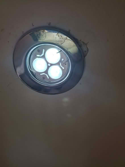 Photo of free 4 x GI10 Led bulbs 4W (Rusthall TN3) #3