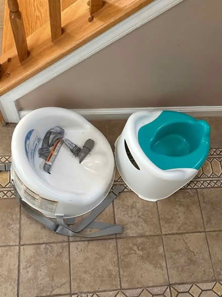 Photo of free Booster seat & potty (Glenn Dale, Md) #1