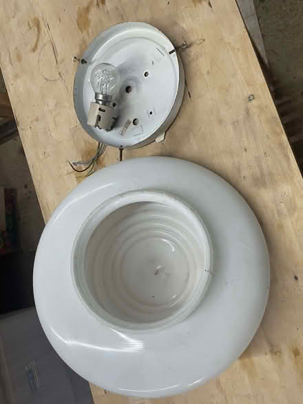 Photo of free Ceiling light fitting (Sandford-on-Thames OX4) #3