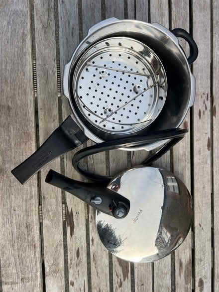 Photo of free Prestige Pressure cooker (Hove BN3) #2