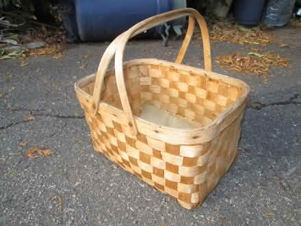 Photo of free wooden basket with handles (Old Ottawa South) #1