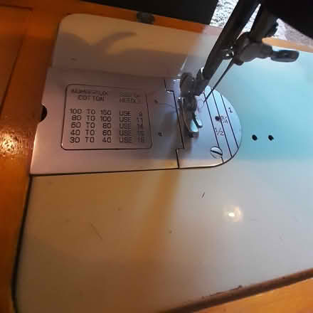 Photo of free Vintage electric sewing machine (Livingston EH54) #3