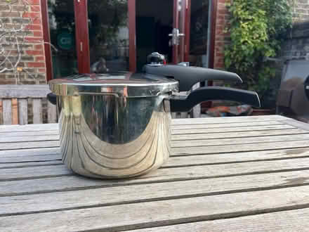 Photo of free Prestige Pressure cooker (Hove BN3) #4