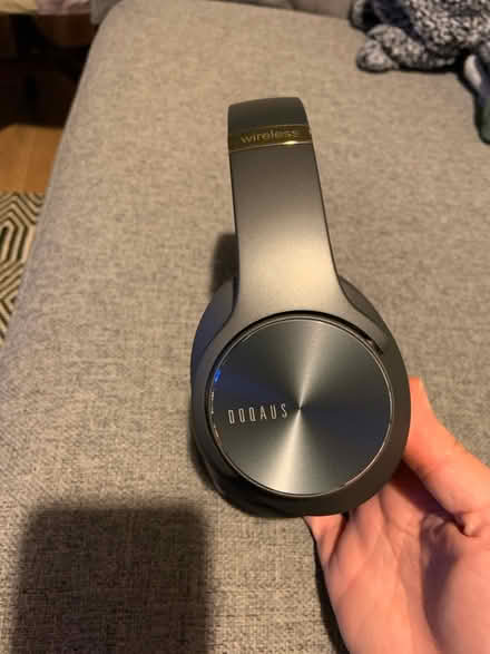 Photo of free Wireless Headphones (B92 olton) #2