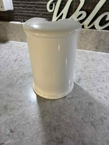 Photo of free China toilet brush holder (Great Oakley CO12) #2