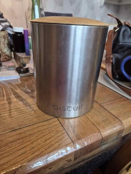 Photo of free Biscuit tin (Southchurch SS1) #1
