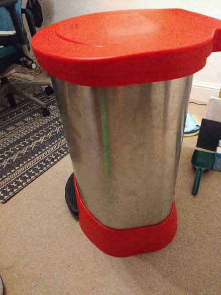 Photo of free Rubbermaid Step-On waste container 87 litres (Chingford E4) #1