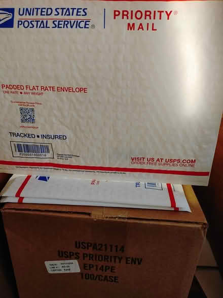 Photo of free Shipping packing boxes & mailers (Warren) #1