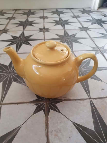 Photo of free Yellow teapot (Rotherhithe SE16) #2
