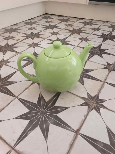Photo of free Green teapot (Rotherhithe SE16) #3