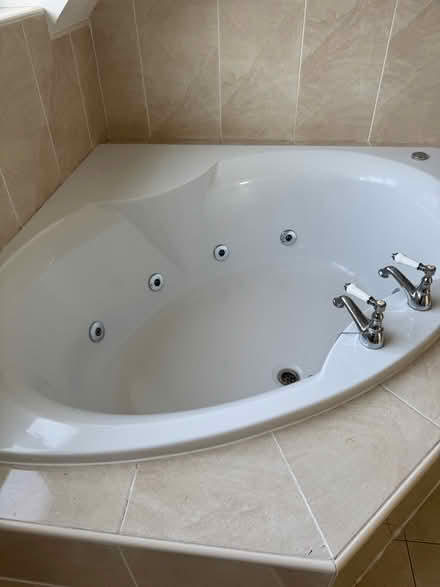 Photo of free Corner bath (Solihull Bentley Heath) #1