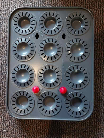 Photo of free Lakeland cupcake pan (Willenhall WILLENHALL WV12) #1