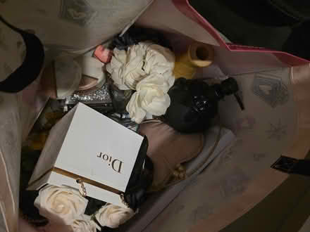 Photo of free Bag full of home/womens things (DE23) #2