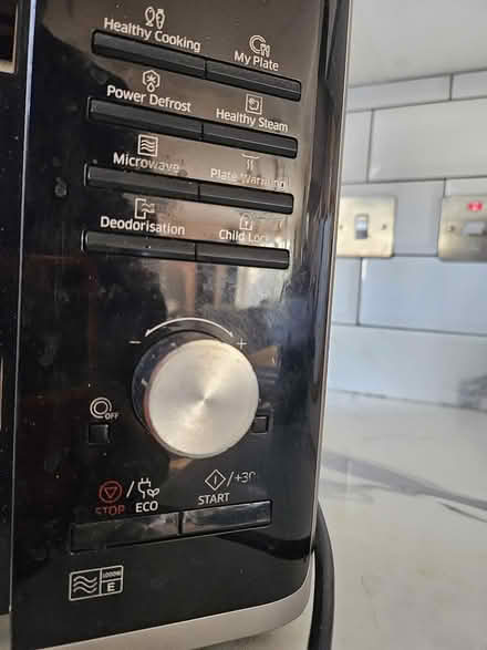 Photo of free Large Samsung 1000w Microwave (SN25 Blunsdon) #4