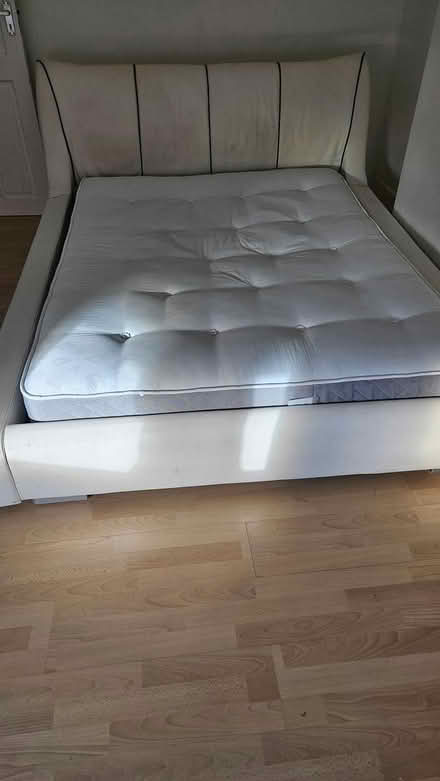 Photo of free King size bed and mattress (SE4) #2