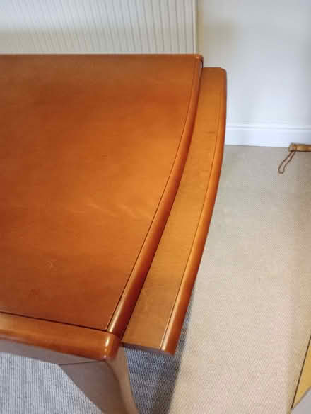 Photo of free Extendable Dining Table (Mill Hill Circus NW7) #3