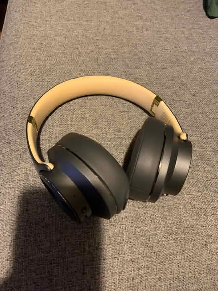 Photo of free Wireless Headphones (B92 olton) #1