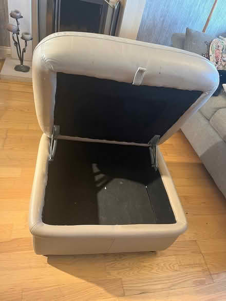 Photo of free Leathers pouffe (with storage) (Charney Bassett OX 12) #2