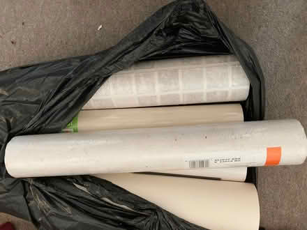 Photo of free Rolls of wallpaper and vinyl floor (Norbury SW16) #2