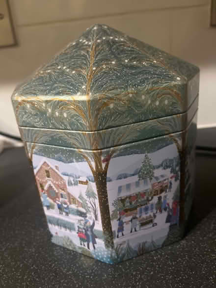 Photo of free M & S biscuit tin empty (Clevedon BS21 near Aldi.) #1