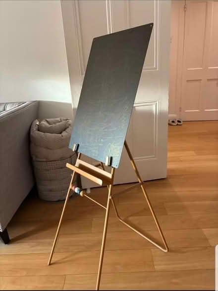 Photo of free Children’s painting easel (Isleworth TW7) #2