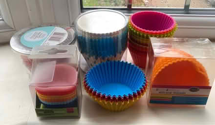 Photo of free cupcake cases silicone & paper (L17 Aigburth) #1