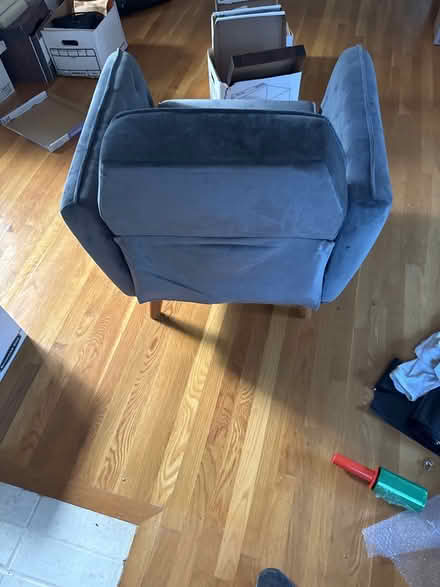 Photo of free Plush chair (Palo Alto) #2