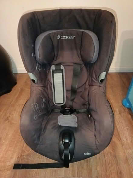 Photo of free Axiss car seat (Hounslow) #1