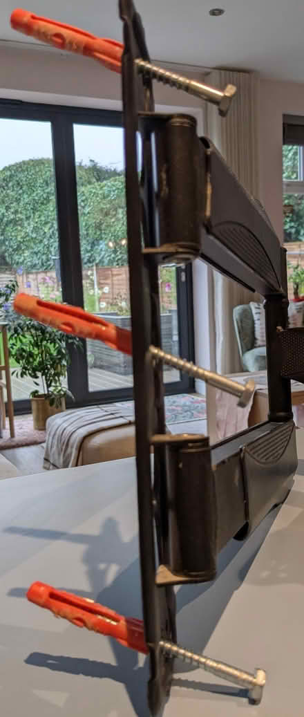 Photo of free Computer monitor or small TV mount (Handside, WGC, AL8) #4