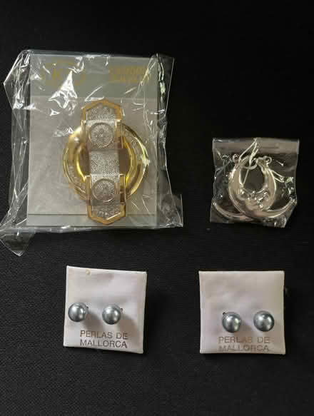 Photo of free Costume jewellery (St Julians AL1) #1
