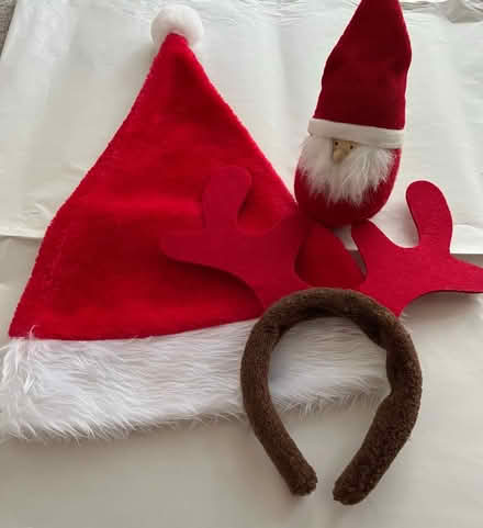 Photo of free Christmas Baubles & Misc (AL1) #2