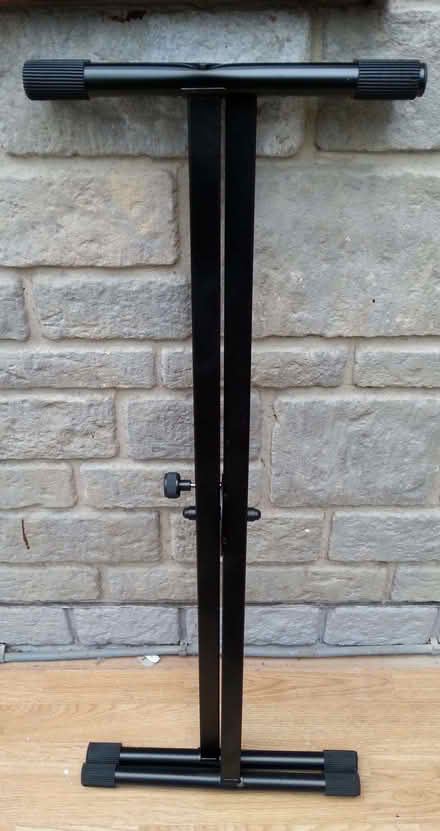 Photo of free X Frame keyboard stand. (Bawdrip TA7) #2