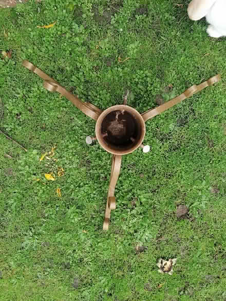 Photo of free Xmas tree metal stand (Didcot, Ladygrove, OX11) #1