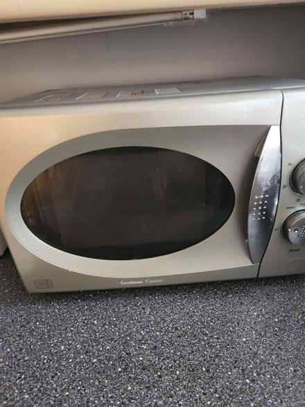 Photo of free Microwave (B28 0DT) #1