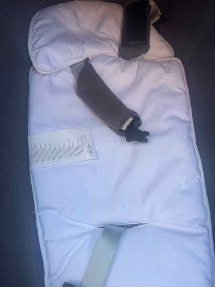 Photo of free Maxi cosi jade car seat (Sw20) #3