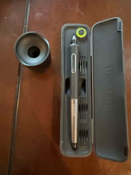 Photo of free Stylist for graphic talbet (Valley Trails, Pleasanton) #1