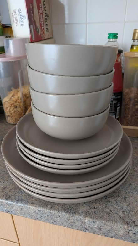 Photo of free 12-pc Dinner Set (Eltham SE9) #1