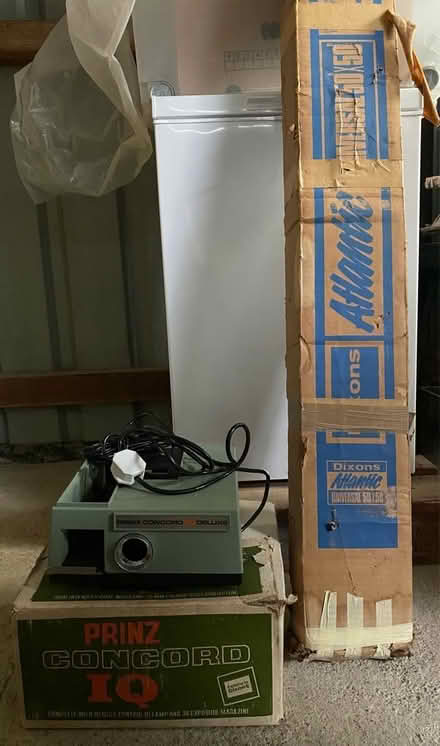 Photo of free Vintage Prinz Concorde projector & Screen (Weston LD7) #1