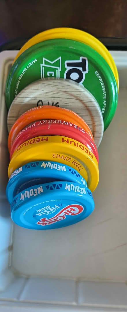 Photo of free metal lids and containers with lids (Dayton's Bluff) #1