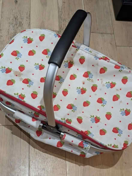 Photo of free Picnic Basket (L37) #3